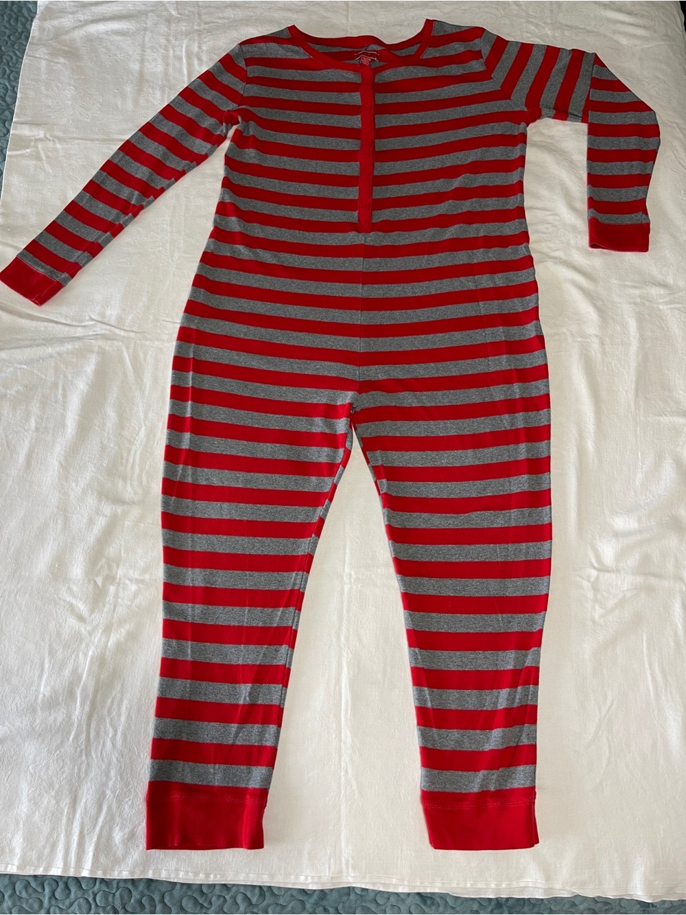 Target Women’s One Piece Sz XXL Red & Gray Striped Snap Front 100% Cotton 
Cozy